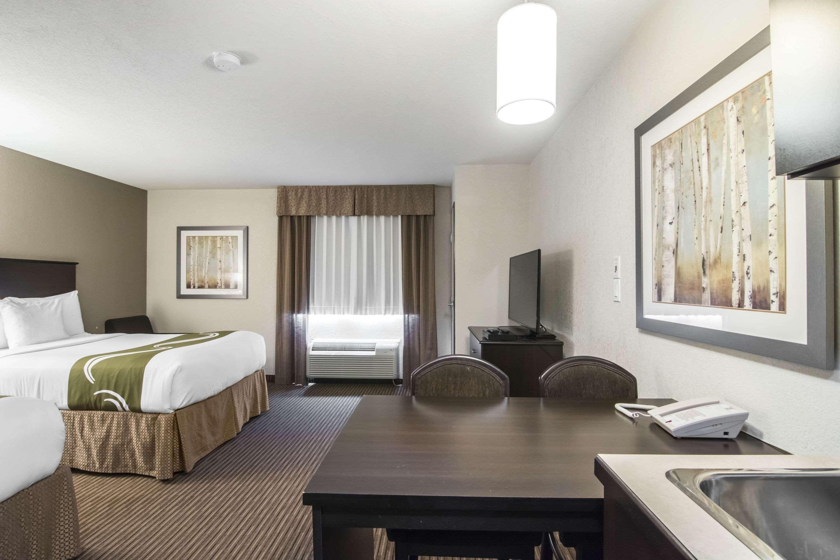 Quality Inn & Suites Thompson Eksteriør bilde