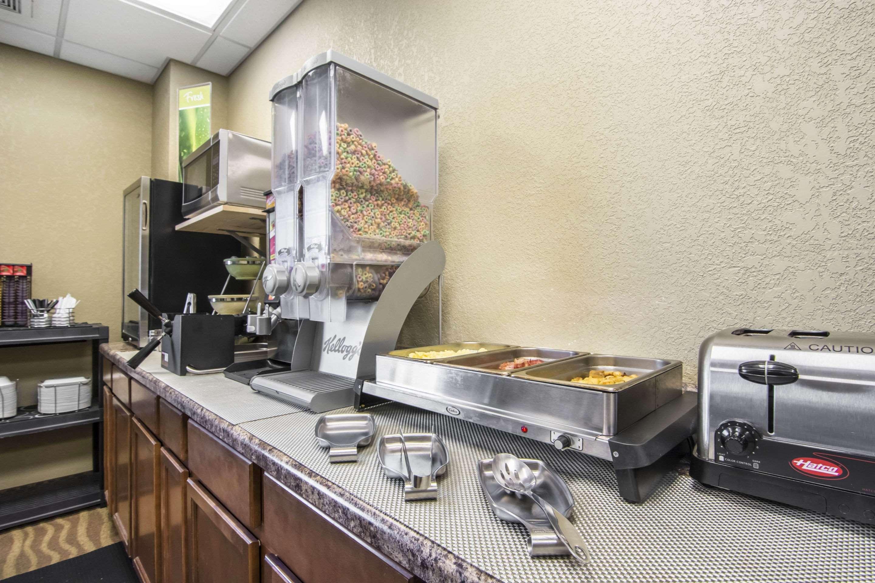 Quality Inn & Suites Thompson Eksteriør bilde