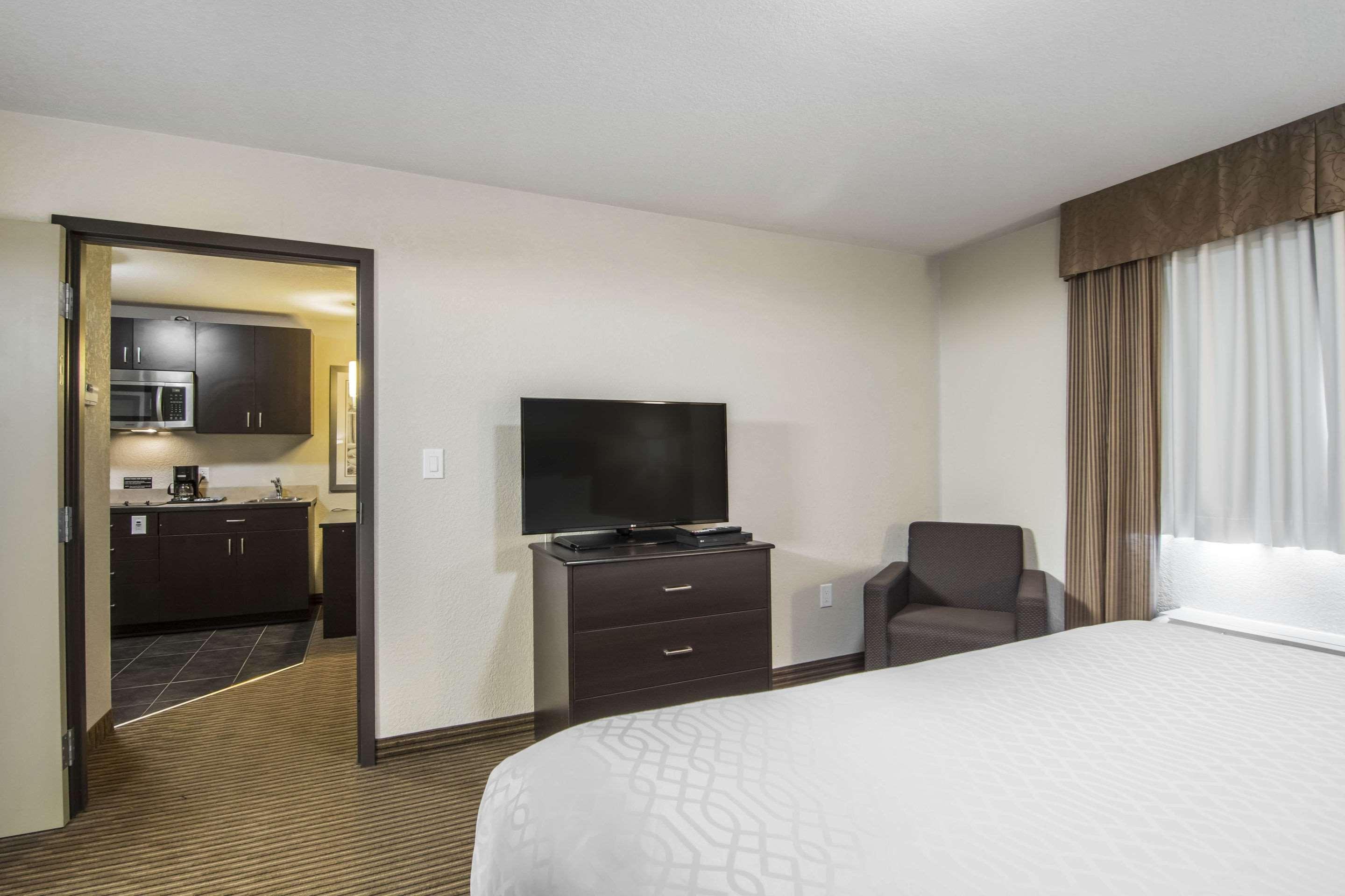 Quality Inn & Suites Thompson Eksteriør bilde