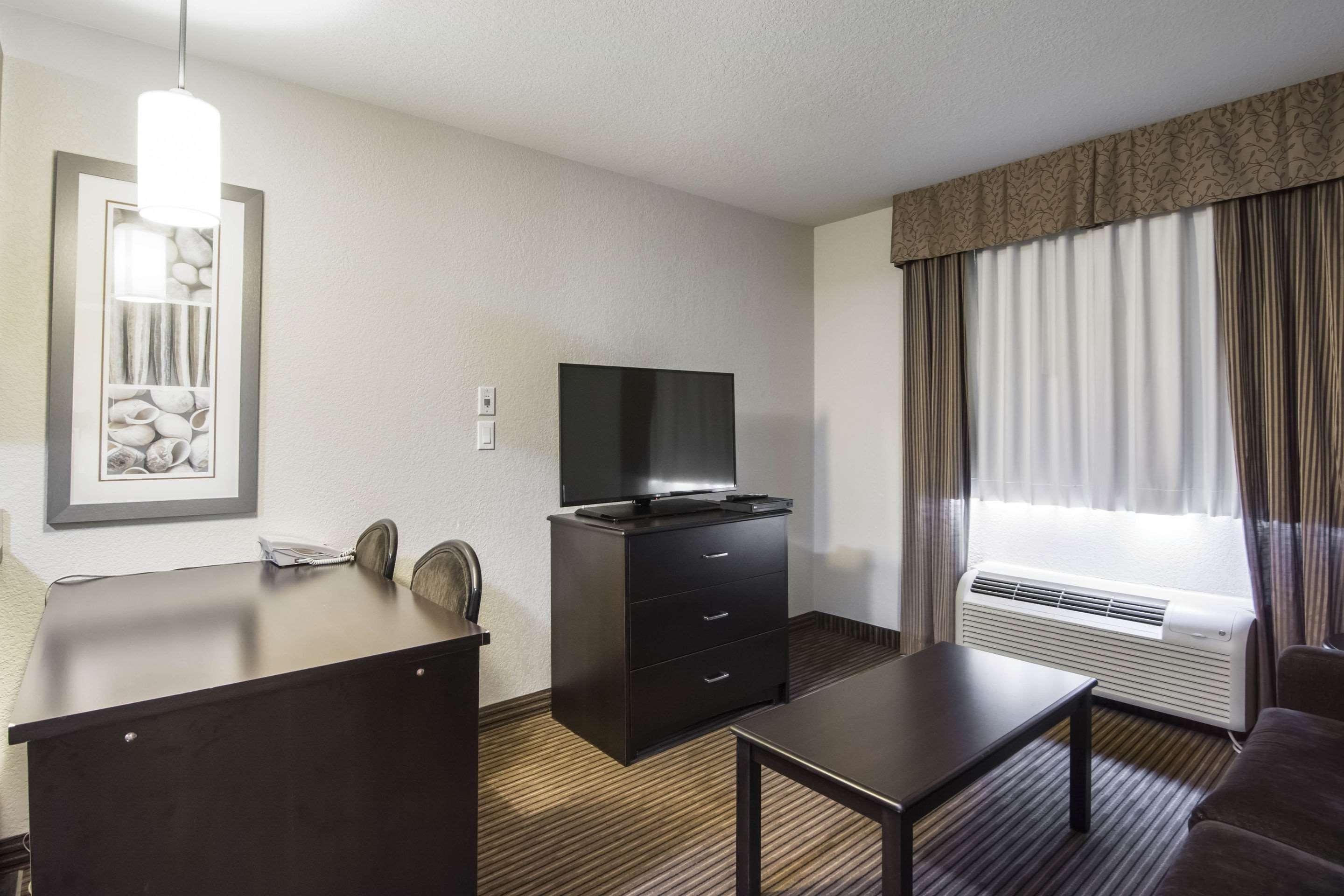 Quality Inn & Suites Thompson Eksteriør bilde